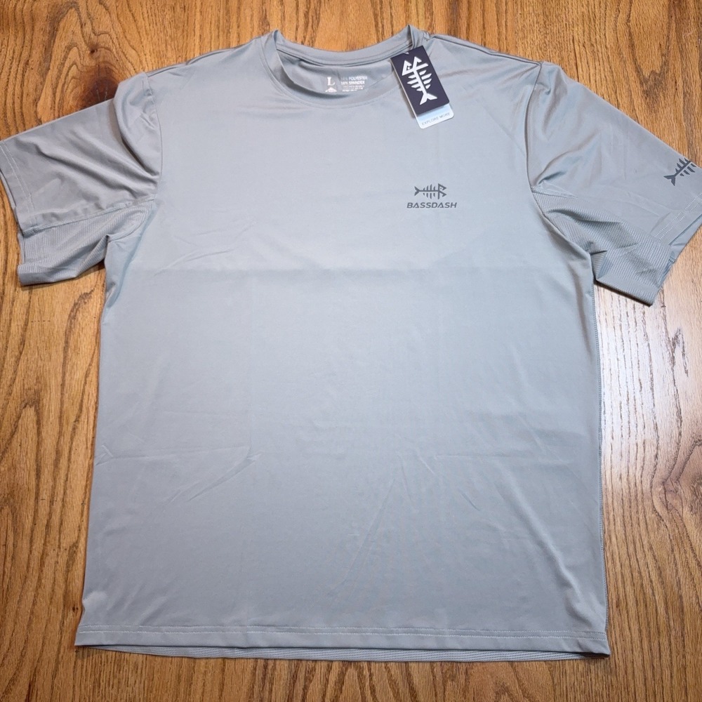 Bassdash Fishing Shirt‎ Mens Large UPF 50+ Short Sleeve Performance Gray NWT